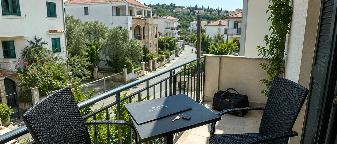 Balkon und Außenbereich eines Wohnprojekts als Beispiel für geplante Nutzung und Ausstattungsqualität.